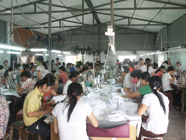 Lương công chức, viên chức: Chỉ đủ sống nửa tháng