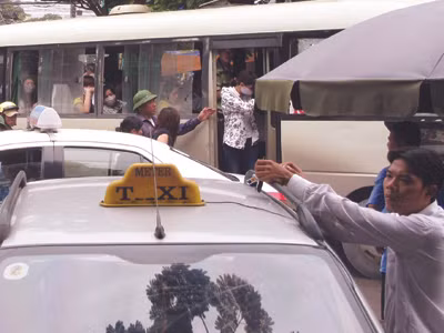 Buông lỏng quản lý taxi, hai bên cùng lợi?