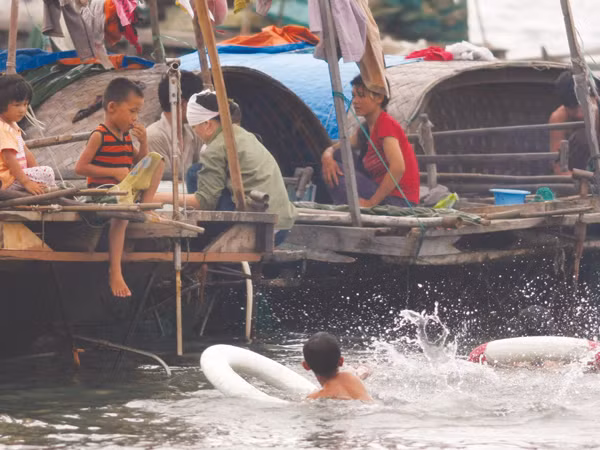 Hai tháng, 200 trẻ chết đuối: Dạy bơi trên giấy