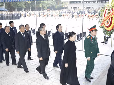Tổng Bí thư Nguyễn Phú Trọng viếng Đại tướng