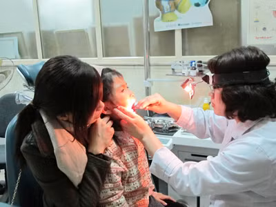 Nhiều người già, trẻ em nhập viện vì rét