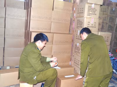 Tạm giữ 6.000 hộp sữa Danlait để làm rõ
