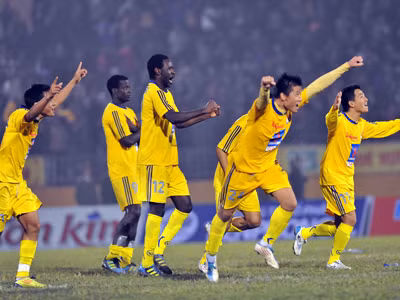 VFF long đong tìm thầy