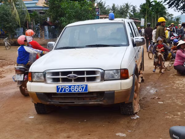 Náo loạn tại mỏ vàng ở Bình Định