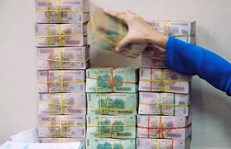 Những khoảng trống lãi suất 2013
