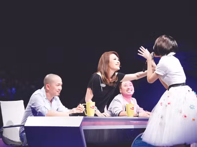 Thí sinh Idol và những cảnh quay ở nhà tắm