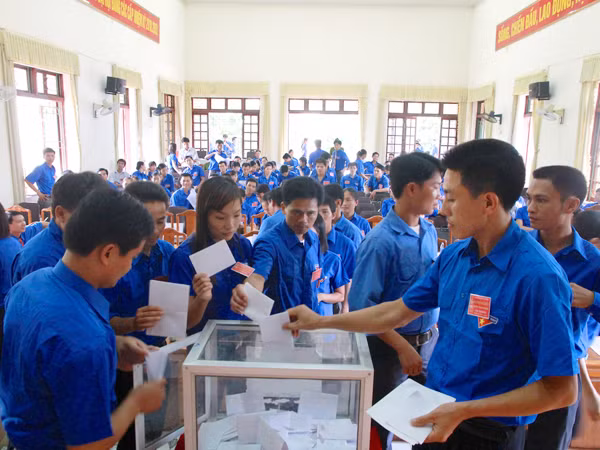 Chuyện “nhường ghế” cho người trẻ ở xứ Thanh