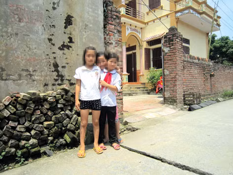 Làng ô nhiễm: Những đứa trẻ mang chì trong máu