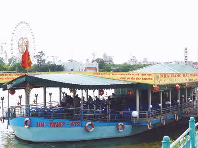 Chòng chành nhà nổi Hồ Tây
