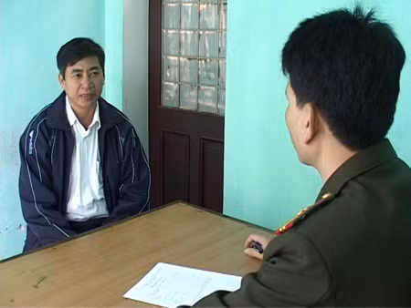 Bắt giam nguyên chủ tịch UBND xã nhận hối lộ