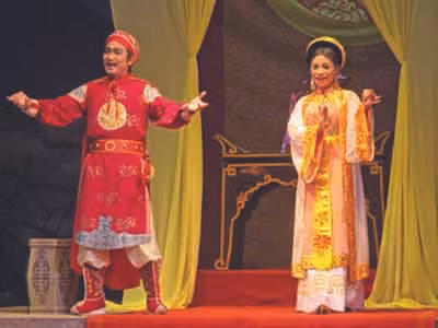 Khi tấm áo bào đoạt giải vàng
