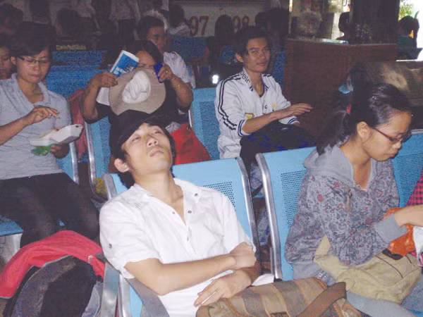 Truân chuyên về Tết