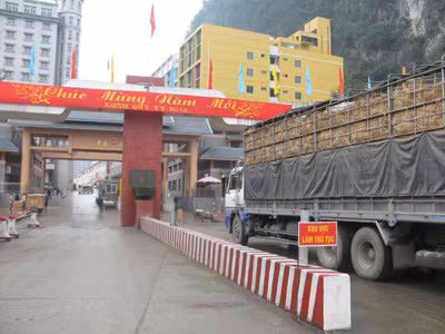 Lại ách tắc hàng tại cửa khẩu Tân Thanh