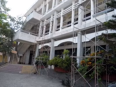 Nhà thầu 'đấu' nhà trường, học sinh phải nghỉ học