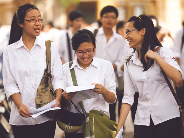 Học sinh THPT ở Hà Nội Ảnh: Xuân Phú