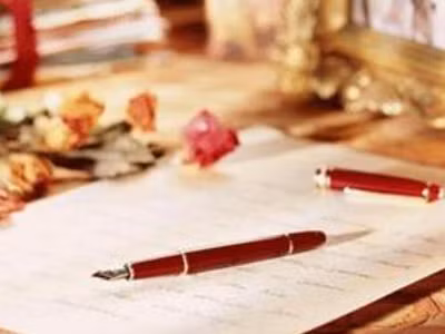 Hà cớ gì lại đi làm 'Luật nhà văn'