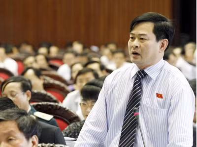 ĐB Nguyễn Đình Quyền đặt vấn đề: Vì sao Ngân hàng Nhà nước bất lực trước hiện tượng lãi suất ngầm Ảnh: Hồng Vĩnh