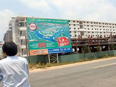 Hướng tới căn hộ có giá trung bình là giải pháp cho nhiều doanh nghiệp bất động sản. Trong ảnh: một dự án cho người thu nhập thấp tại Bình Dương - Ảnh: Đ.DÂN