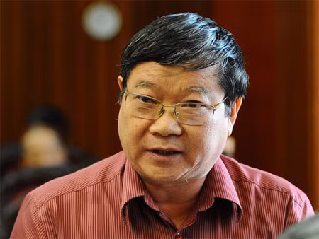 Khó xử công chức 'cắp ô' con ông cháu cha