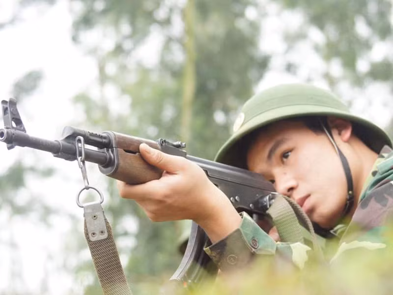 Tân binh, cận cảnh ngày huấn luyện