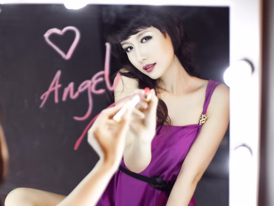 Trà My Angel: Gợi cảm hơn, mạnh mẽ hơn