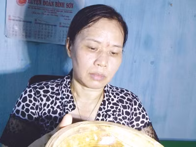 Cả làng lặn tìm cổ vật
