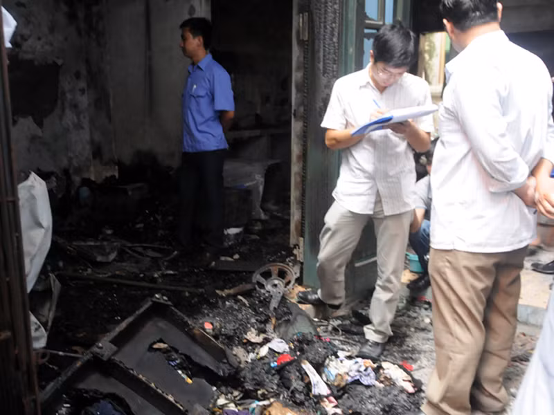 Người vợ bị chồng tẩm xăng đốt đang nguy kịch