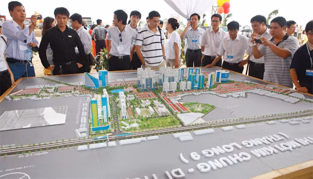 Quả bóng bất động sản vẫn còn hơi để ... xì!