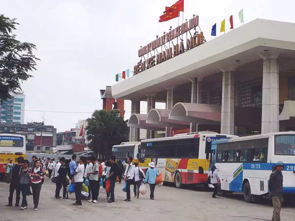 Bến xe Nam Hà Nội (Giáp Bát) được đề xuất cải tạo thành bến xe cao tầng. Ảnh: Trọng Đảng