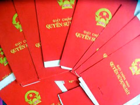 Trên 300 hộ dân xin trả lại sổ đỏ