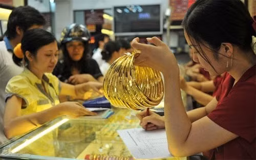 Nên đánh thuế vàng như thế nào?