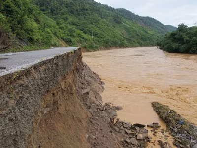 Khôi phục sản xuất, ổn định đời sống sau bão, lũ
