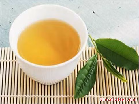 Lá chè tươi chữa ngứa ngáy, nứt nẻ tay chân
