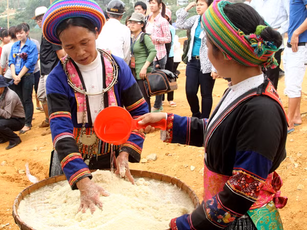 Một thoáng phiên chợ vùng cao