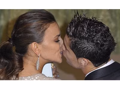 Ronaldo và bạn gái bị trộm... clip sex