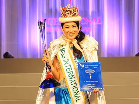 Hoa hậu Quốc tế 2012 bị dọa giết