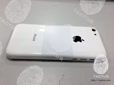 Lộ ảnh vỏ nhựa của iPhone 5 giá rẻ
