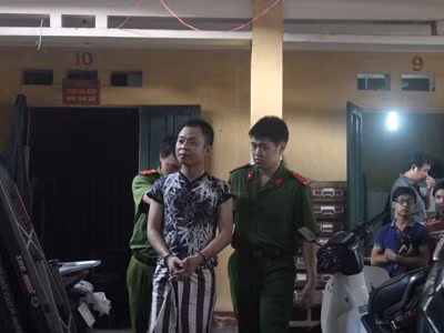 Kẻ cướp tiệm vàng có nghề hát... chầu văn