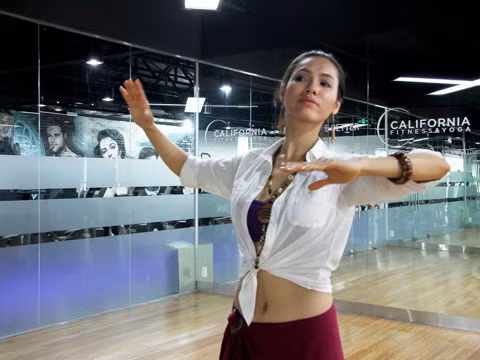 Hoàng My khổ luyện cho Bước Nhảy Hoàn Vũ