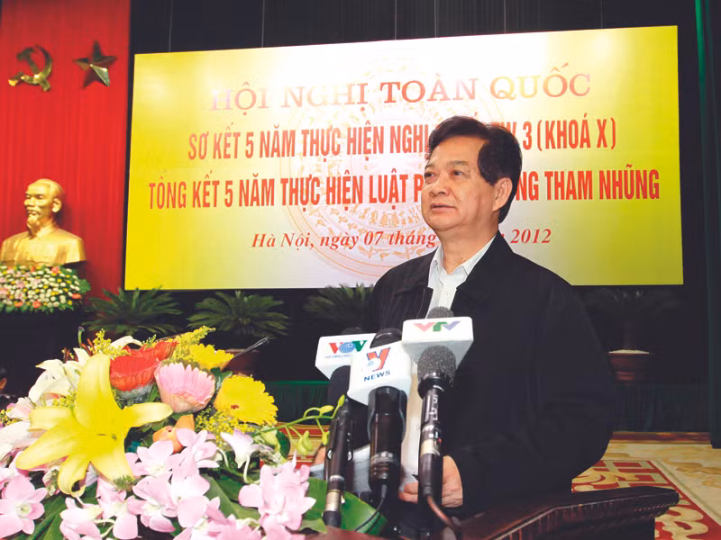 Thủ tướng Nguyễn Tấn Dũng chủ trì Hội nghị toàn quốc tổng kết 5 năm thực hiện Luật phòng, chống tham nhũng. Ảnh: TTXVN