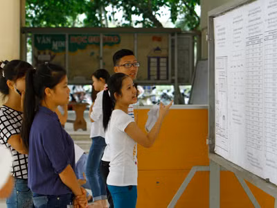 Định điểm sàn thế nào cho đủ người học?