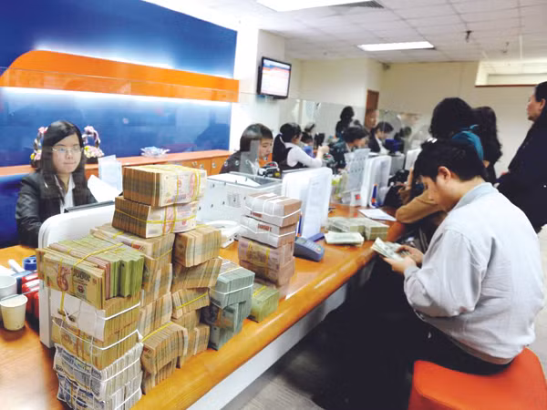 Đôn đáo chạy chỉ tiêu huy động vốn