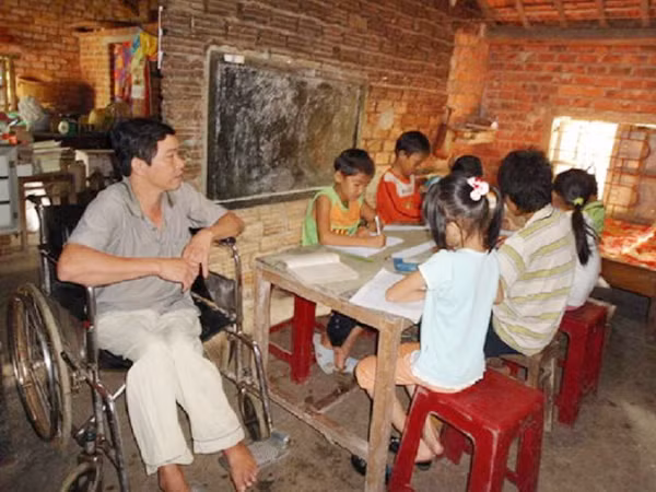 Thầy Trang và học trò
