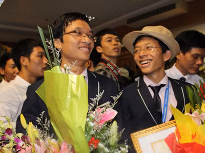 Mê Toán, ham làm từ thiện