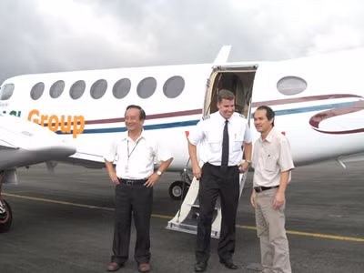 Bầu Đức: Xây sân bay, mua trực thăng vì ... bóng đá Lào?