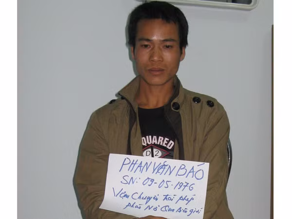 Bắt hai vụ vận chuyển 79 kg pháo nổ
