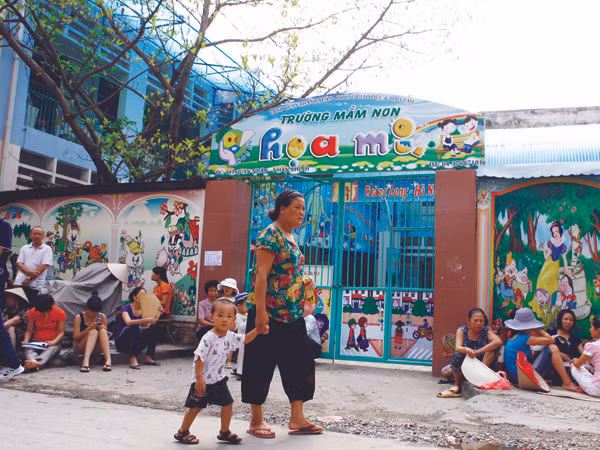 Dừng xây cao ốc dành đất cho trường học