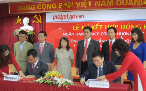 Hãng bay VietJetAir cùng Vietinbank phát hành thẻ thương hiệu