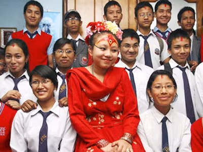 Khi Nữ thần sống không còn ngôi vị