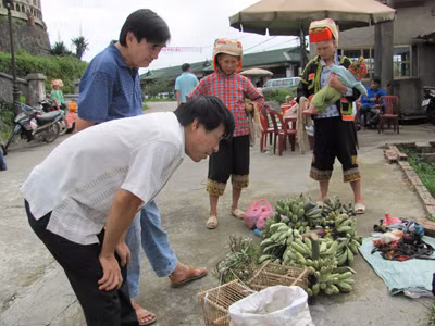 Cúng thần núi Mẫu Sơn